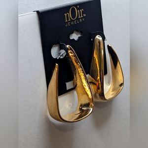 nOir Jewelry Collection